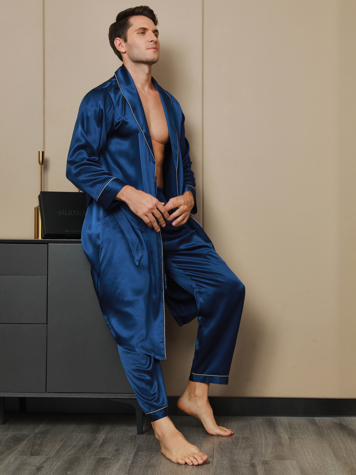 Men’s Pure Mulberry Silk Lapel Collar Belted Robe (Without Pants) - Image 9